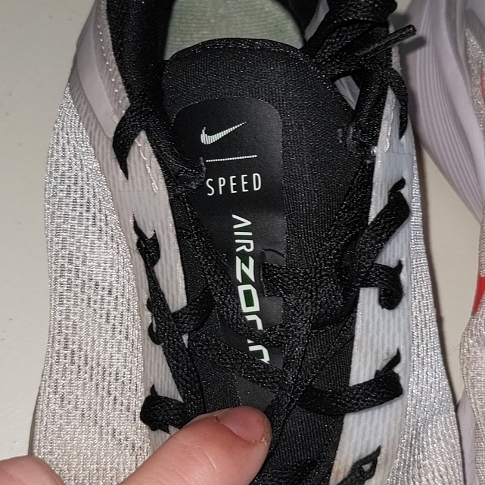 SALE 🛍️🛍️WOMEN NIKE AIR ZOOM RUNNING SHOES - Picture 3 of 4